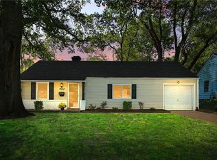 7524 Rainbow Dr, Prairie Village, KS 66208