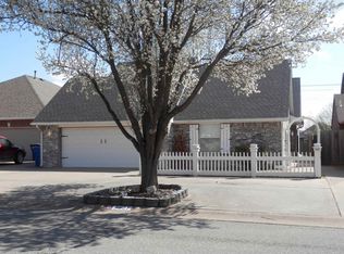 3621 Rockwood Rd, Enid, OK 73703