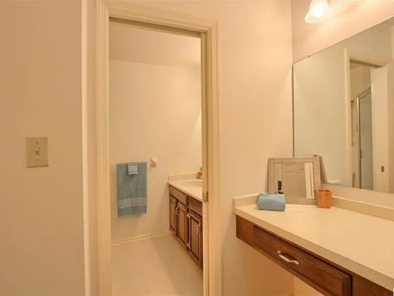 1104 Peggy Dr — Photo 10