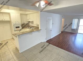 822 S Kingsley Dr #206, Los Angeles, CA 90005