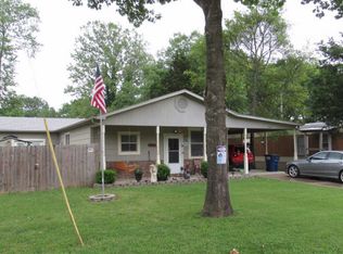 1009 Old Farm Rd, Merriam Woods Village, MO 65740