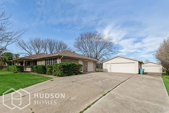 2nd image of 5005 Country Ln
