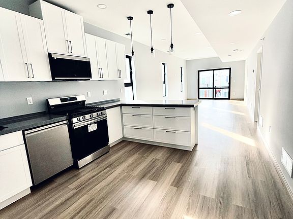 3rd image of 9466 McDougall St #B