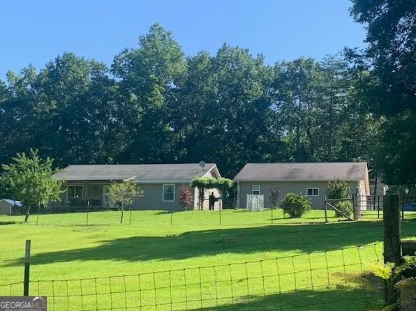 807 Holly Cir, Mount Airy, GA 30563