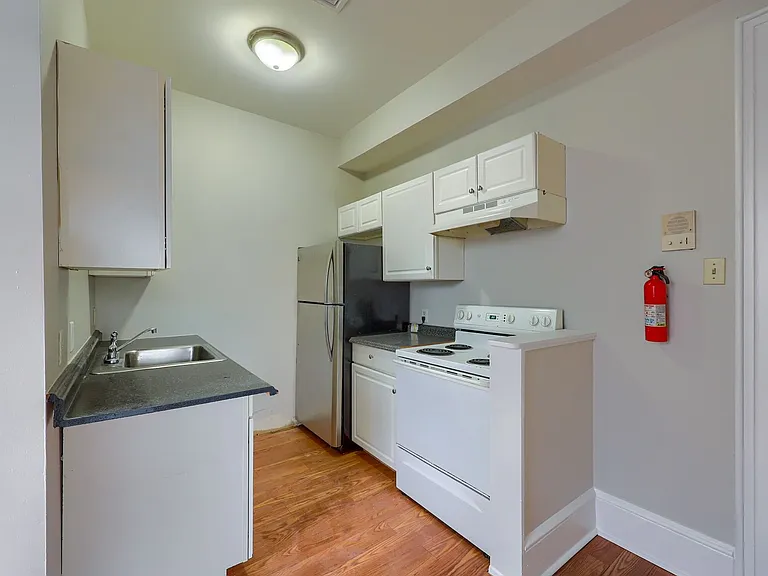1006 N 3rd St — Photo 3