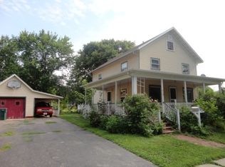 419 7th St, Baraboo, WI 53913