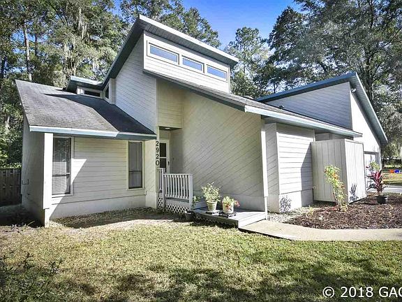 2nd image of 2920 NW 34th Pl