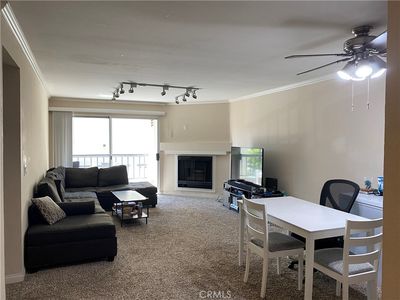21450 Burbank Blvd APT 216, Woodland Hills, CA, 91367
