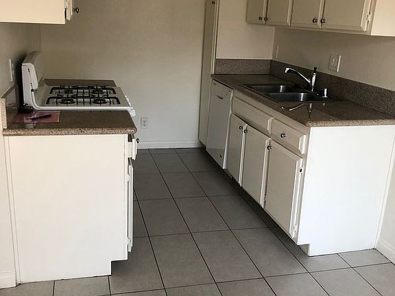 4th image of 4509 Maplewood Ave APT 2