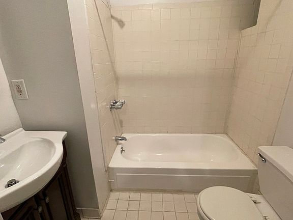 5th image of 321 E 88th St