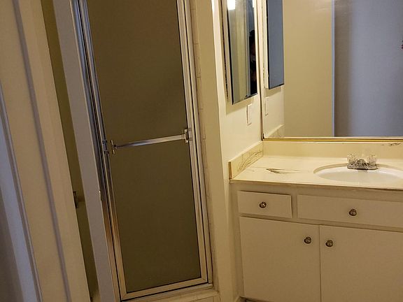 3rd image of 2332 S Bentley Ave APT 203