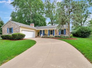 27 Foothill Rd, Monticello, IL 61856
