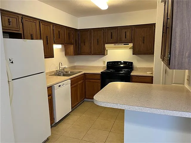 228 Jewel St #2 — Photo 5