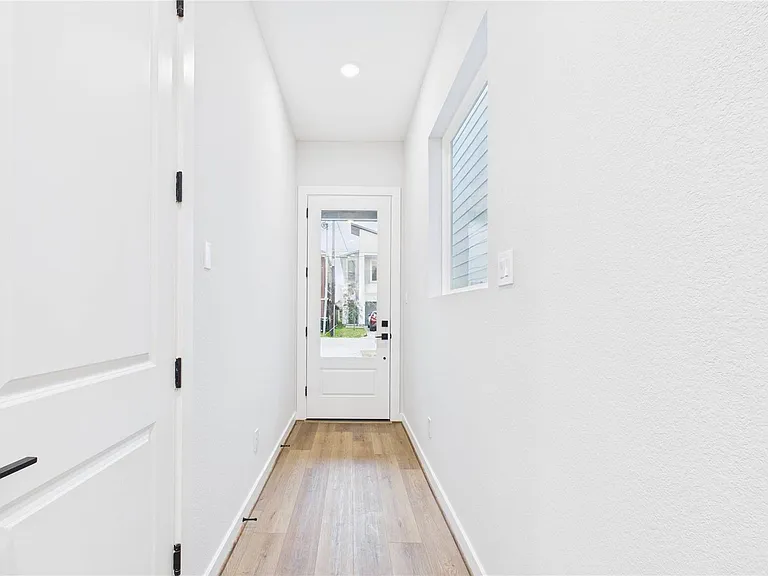 5032 Creekmont Dr — Photo 4