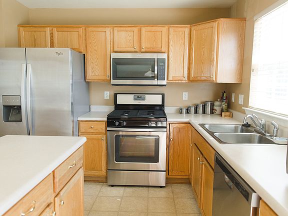 2nd image of 38 Echowood Dr
