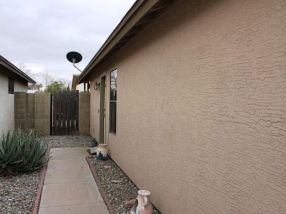 3rd image of 8823 W Amelia Ave