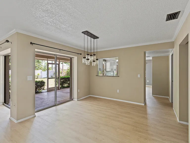 8127 Timber Lake Ln — Photo 18