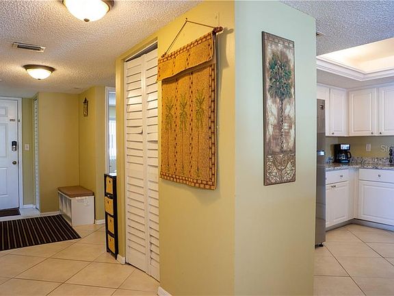 3rd image of 18400 Gulf Blvd APT 1414