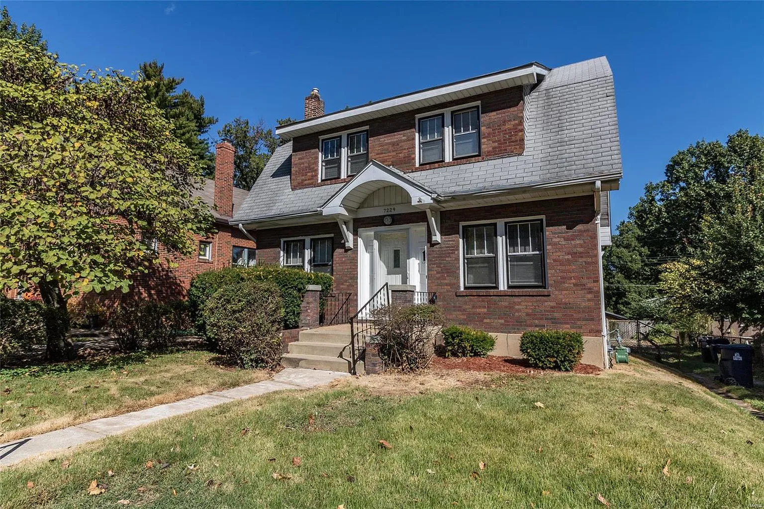 7229 Shaftesbury Ave photo 1