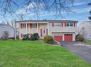 45 Shelly Dr, Somerset, NJ 08873