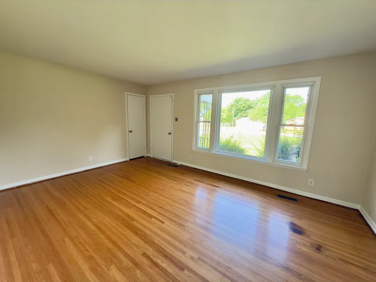 222 Yorktown Rd — Photo 12