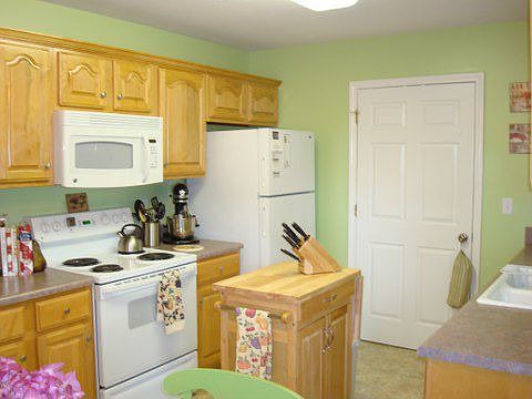 Range, Microwave, Refrigerator, Dishwasher