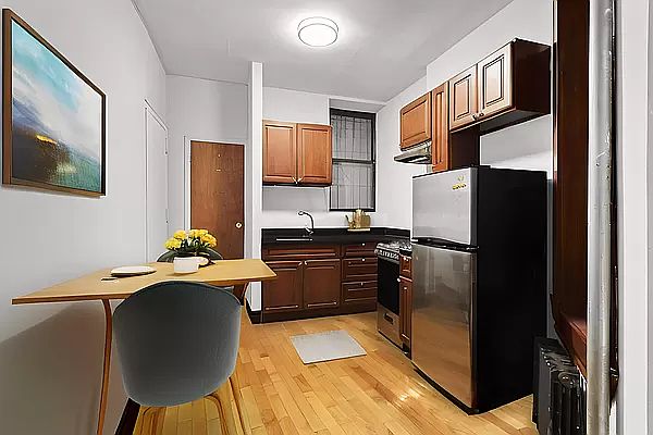 1st image of 112 E 97th St APT 1W