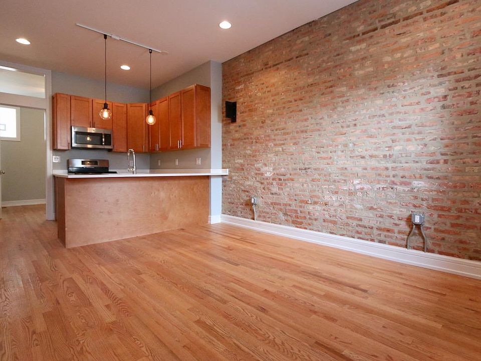 1st image of 2132 S Washtenaw Ave APT 1