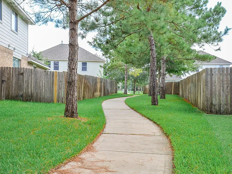25811 Misty Mountain Ln — Photo 28