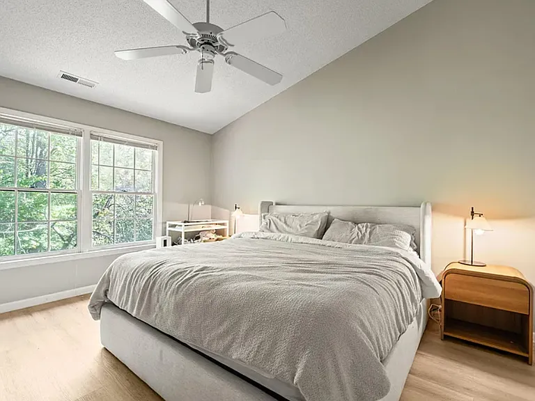 8100 Knebworth Ct — Photo 25