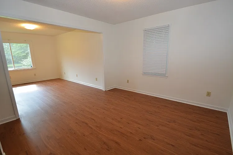 3 bed, 1581 sqft, $2,100 — Photo 4