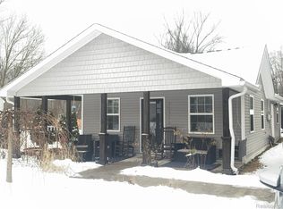 35411 Vinewood St, Romulus, MI 48174