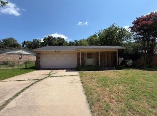 614 Lazy River Dr, Duncanville, TX 75116