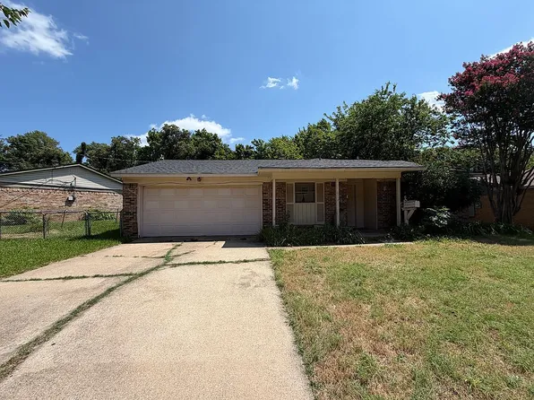614 Lazy River Dr, Duncanville, TX 75116