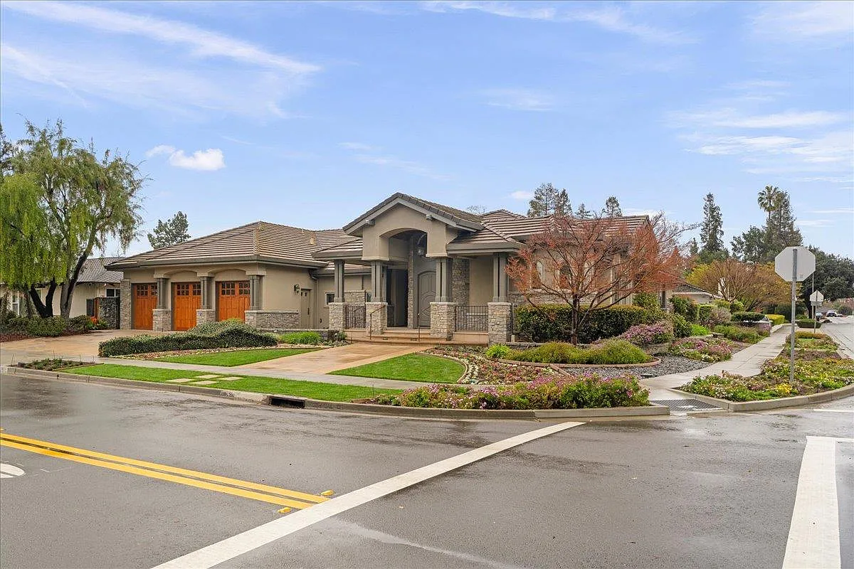 1407 Robsheal Dr photo 1