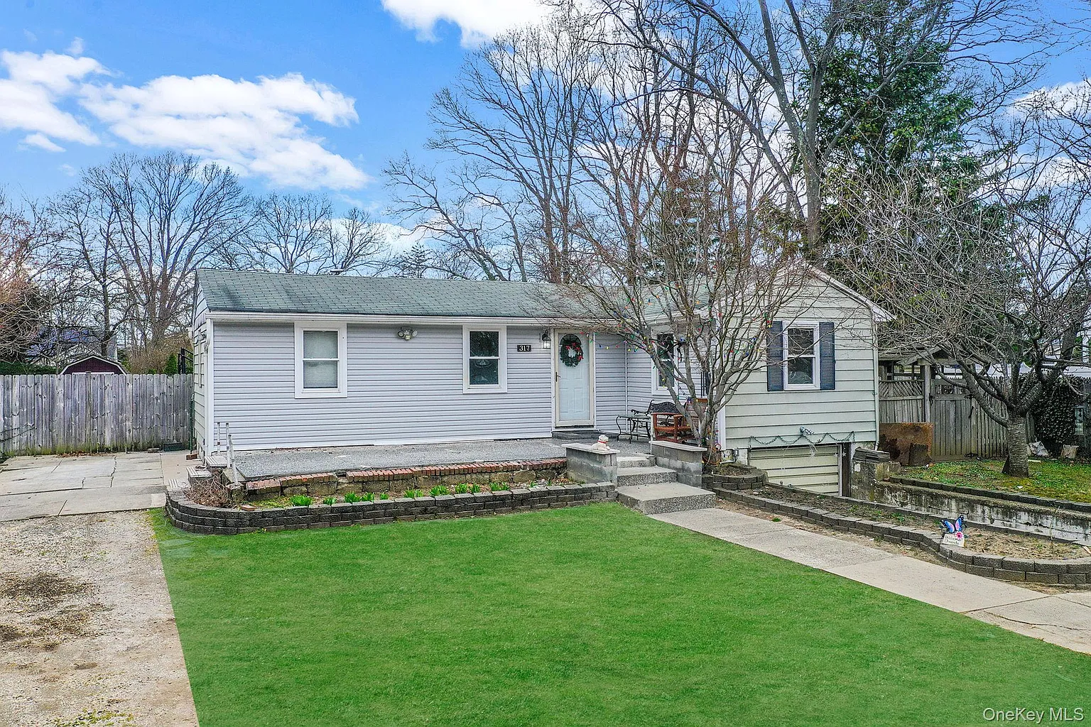 317 Centre Avenue photo 1