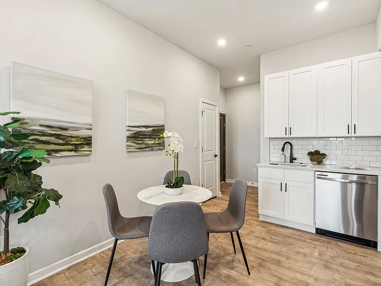 The Ryley Apartments — Photo 30