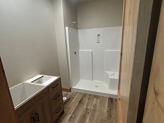 2nd image of 465 Noble Ave