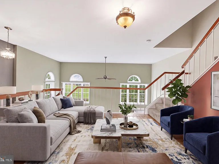 8715 Delcris Dr — Photo 9