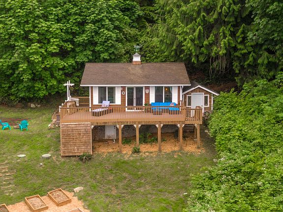4th image of 28587 Sandy Beach Ln NE