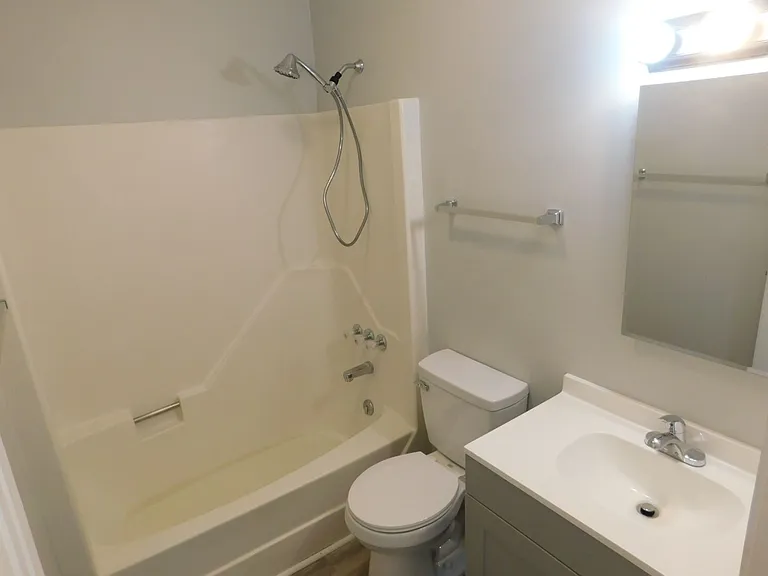 208 Cedar Ridge Ln — Photo 11