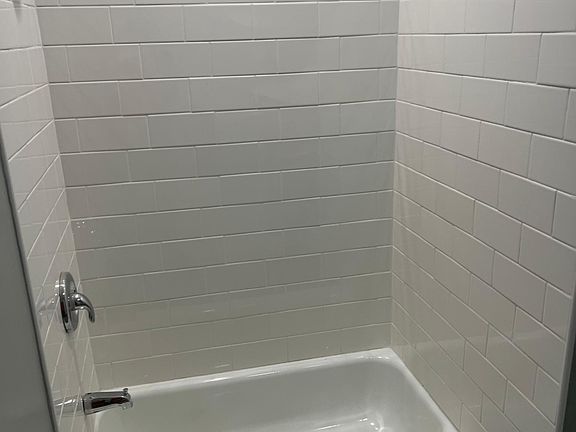 5th image of 2527 New St #1