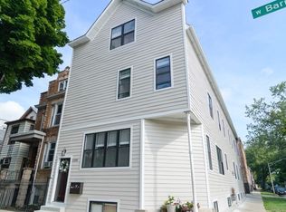 2100 W Barry Ave #2F, Chicago, IL 60618