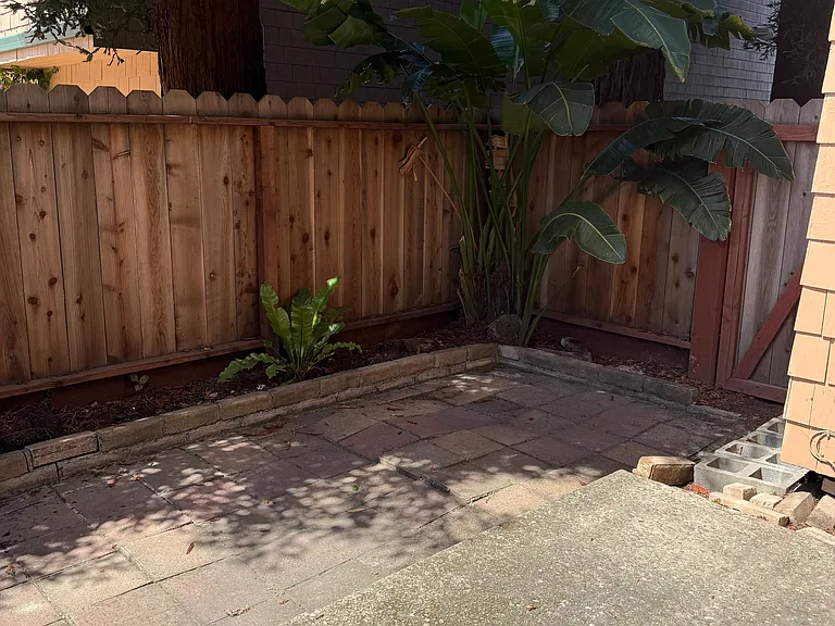 1921 Courtyard Dr #D — Photo 13