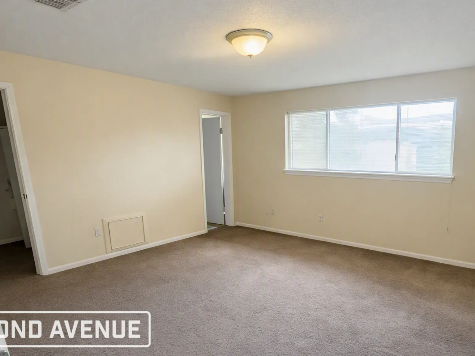 3 bed, 2.0 bath, 1303 sqft, $1,698 — Photo 3