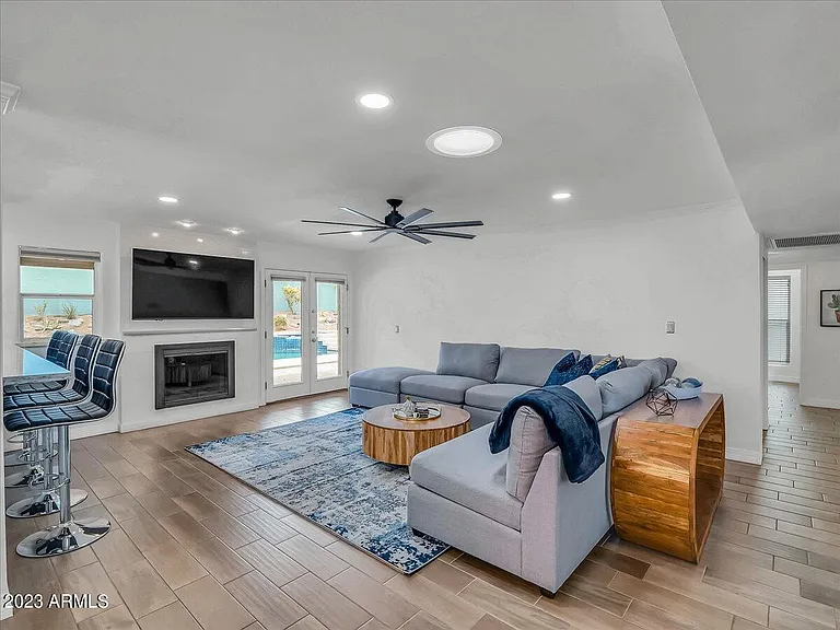 3351 E Las Rocas Dr — Photo 10