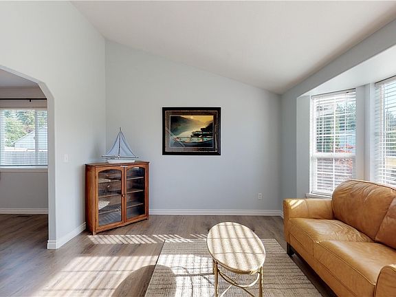 4th image of 13010 95th Avenue Ct E