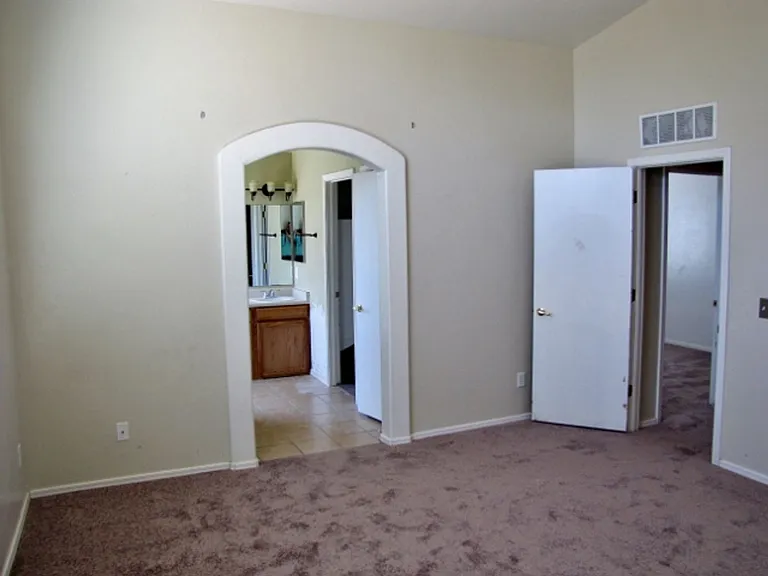 3054 Copper Pointe Dr — Photo 10