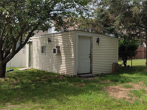 2nd image of 8 Patricia Cir