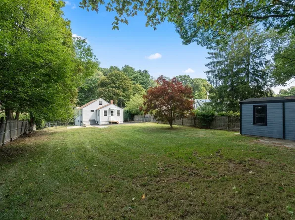 111 Williams Ave, Hyde Park, MA 02136